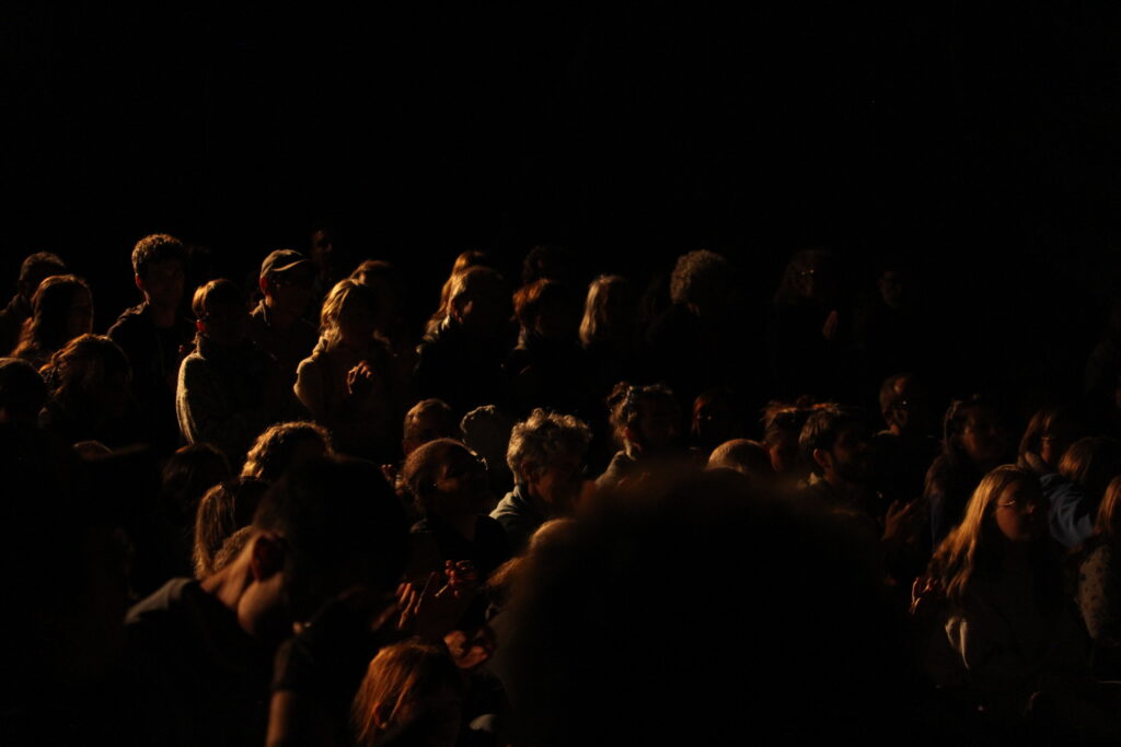 Photographie documentaire du festival Vice&Versa 2026 : scène, public ou détails de l’événement.